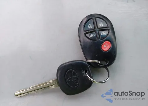 2012 Toyota Sienna Le V6 8 Passenger from USA, damaged, VIN 5TDKK3DC0CS279105